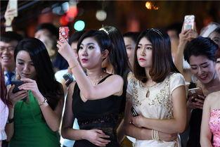 吃瓜围观美女,揭秘娱乐圈幕后故事  第2张