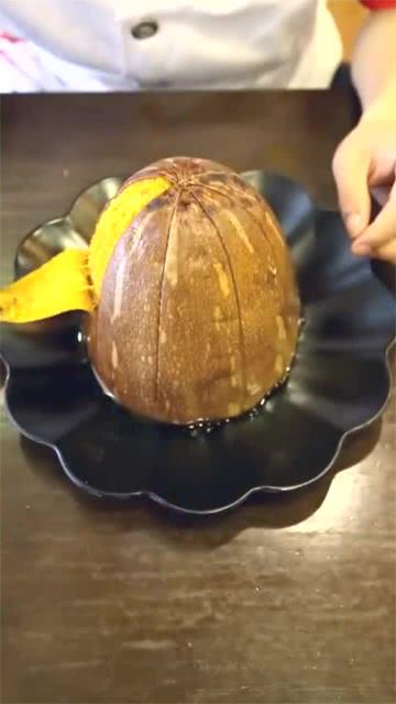 吃瓜怎么剥皮视频,瓜果美味尽享——跟着视频学剥皮技巧  第1张