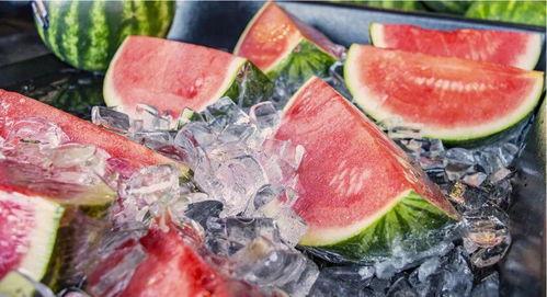 白象现场吃瓜  第2张